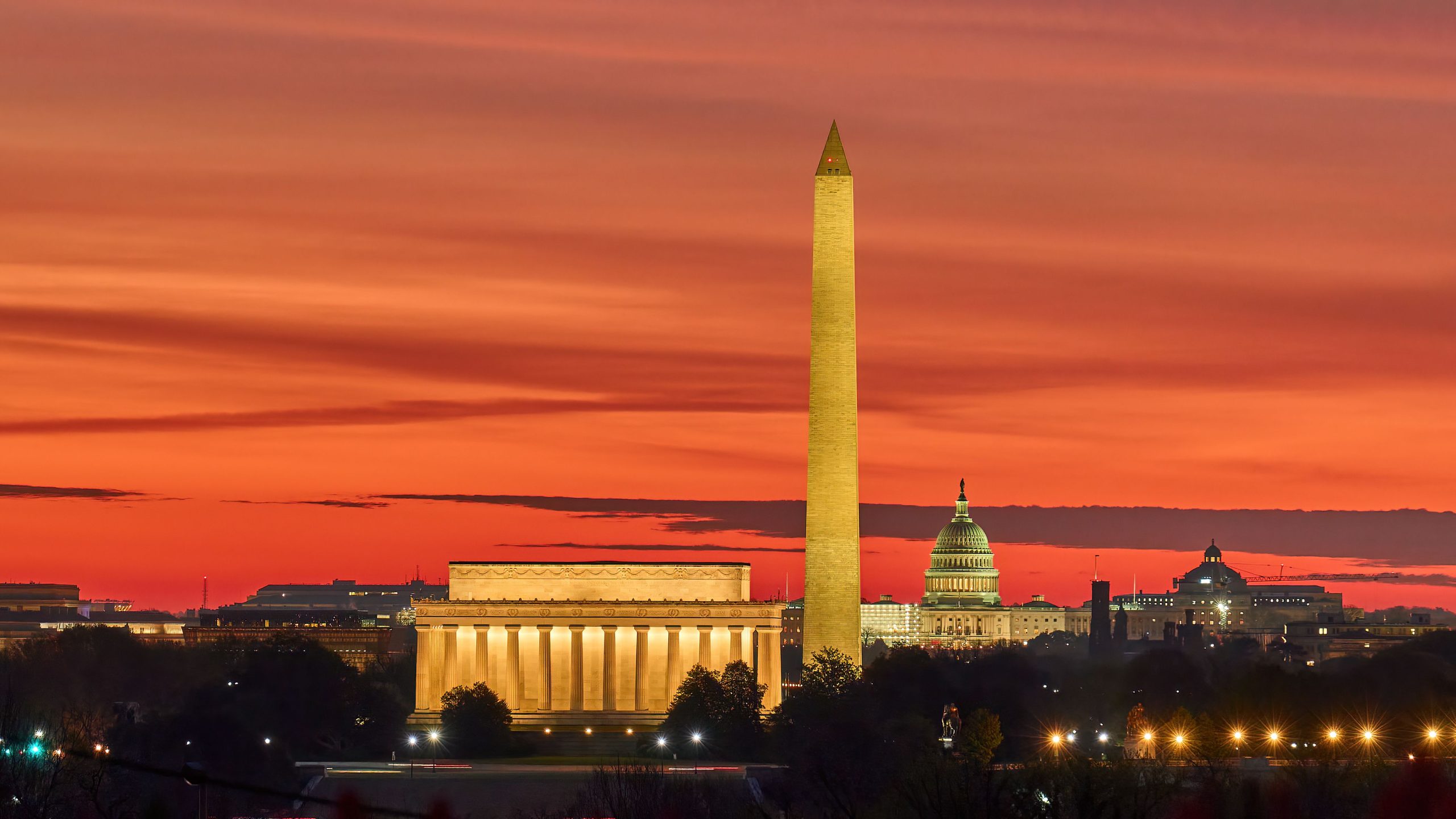 The Lincoln Memorial at dusk, Washington DC, United States