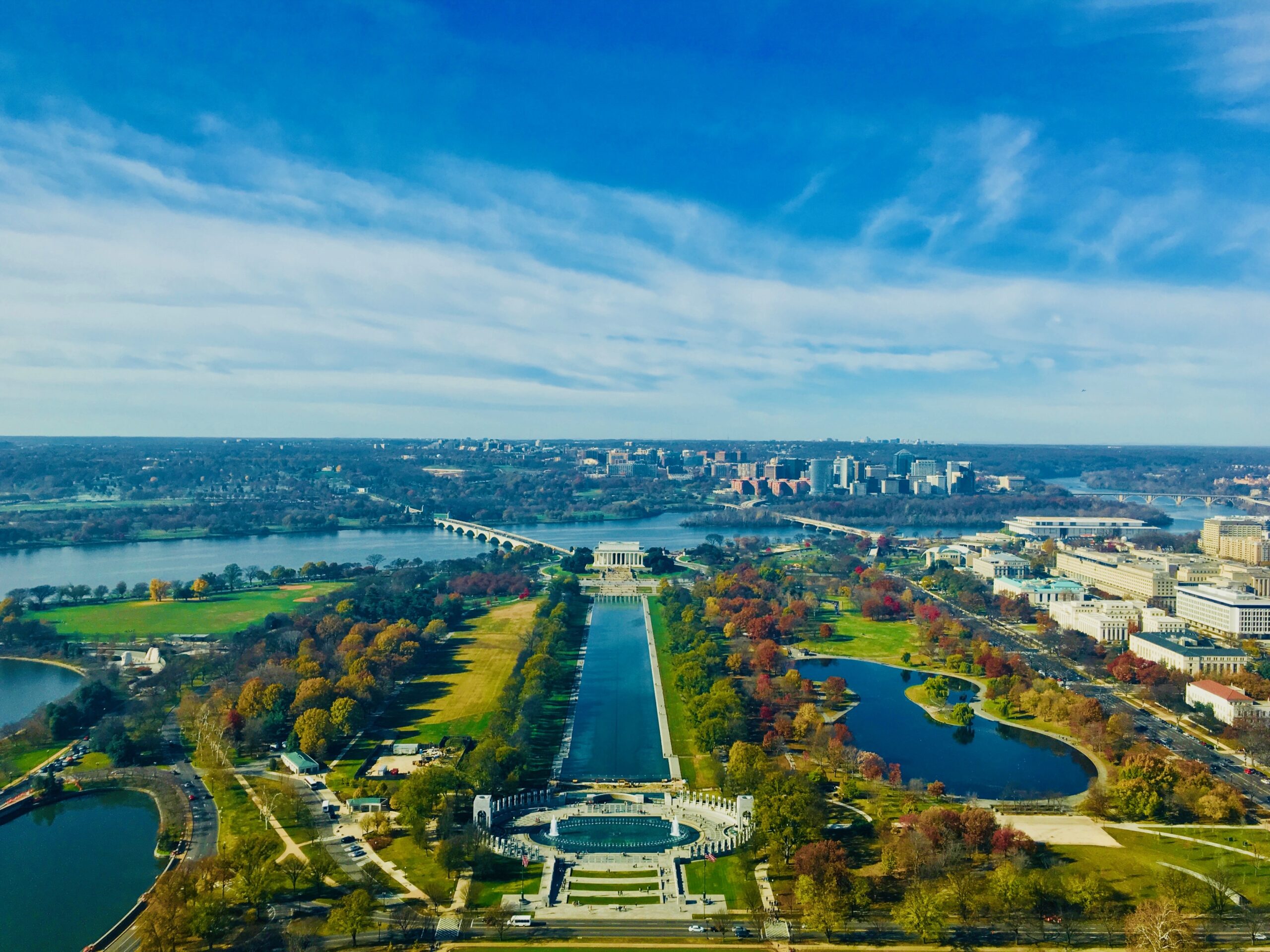 A high angle shot of a beautiful landscape with Lincoln Memorial in Washington D.C. under the breathtaking sky